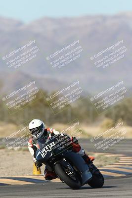 media/Dec-04-2025-Racers Edge (Thu) [[5ebc9f124d]]/3-B Group/1-Session 1 (Turn 7)/